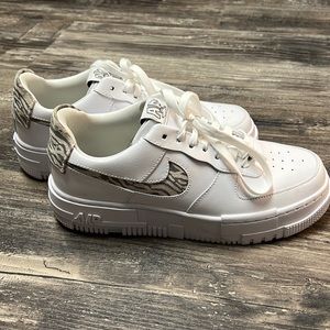 Nike Air Force 1! Fun zebra print 8.5